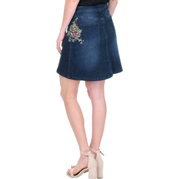 Juicy Couture Black Label Blue Denim Embroidered Floral Design A-Line Mi… - Picture 2 of 2